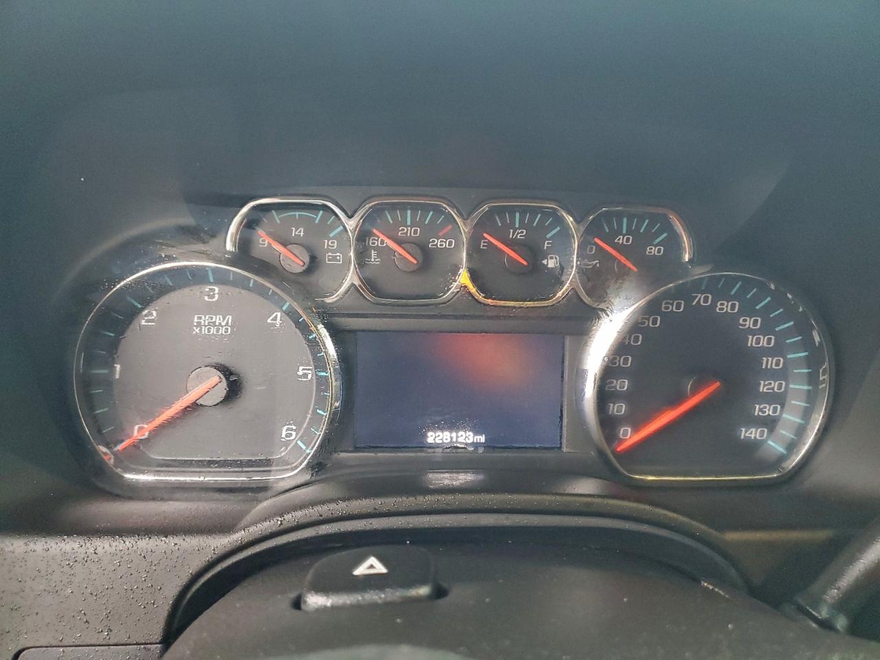 Chevrolet Suburban C1500 Lt Image 7