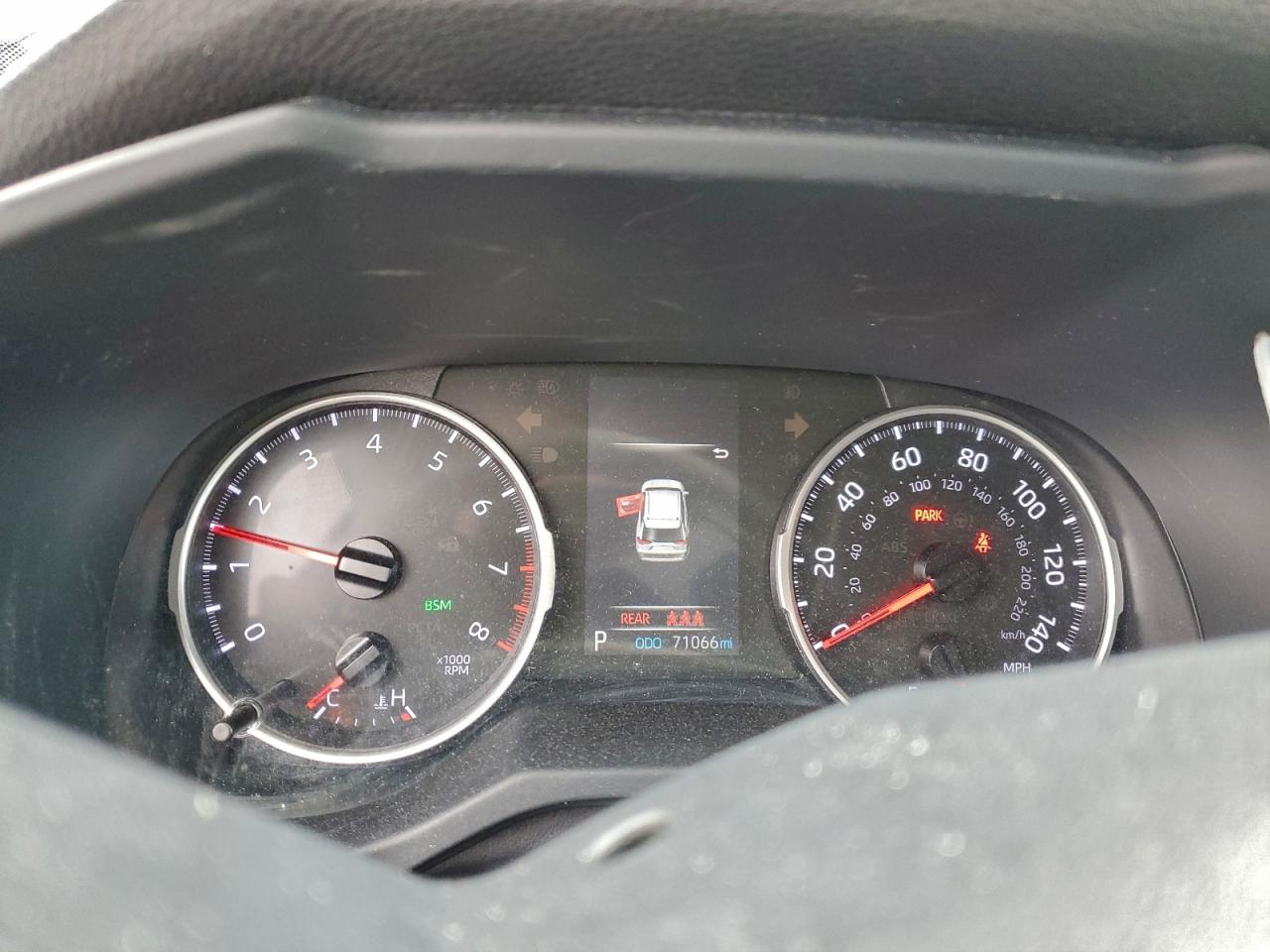 Toyota RAV4 Xle Image 9