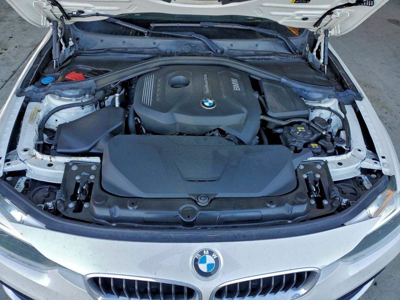 BMW 3 Series I Image 8