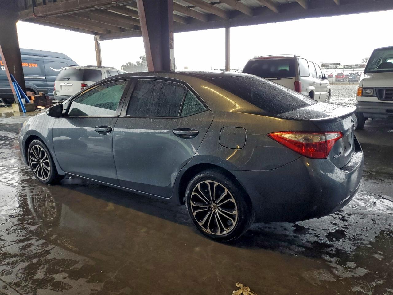 Toyota Corolla L Image 2