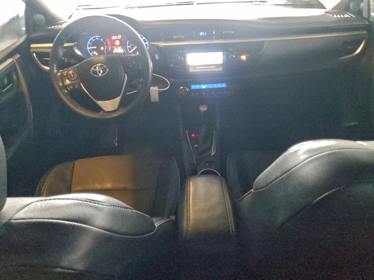 Toyota Corolla L Image 4