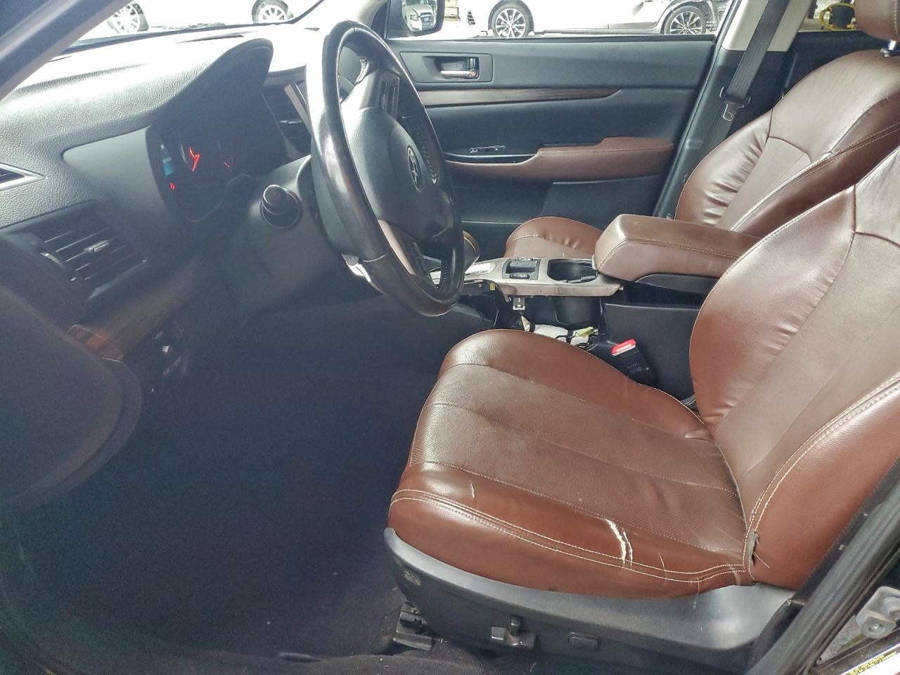 Subaru Outback 2.5i Limited Image 9