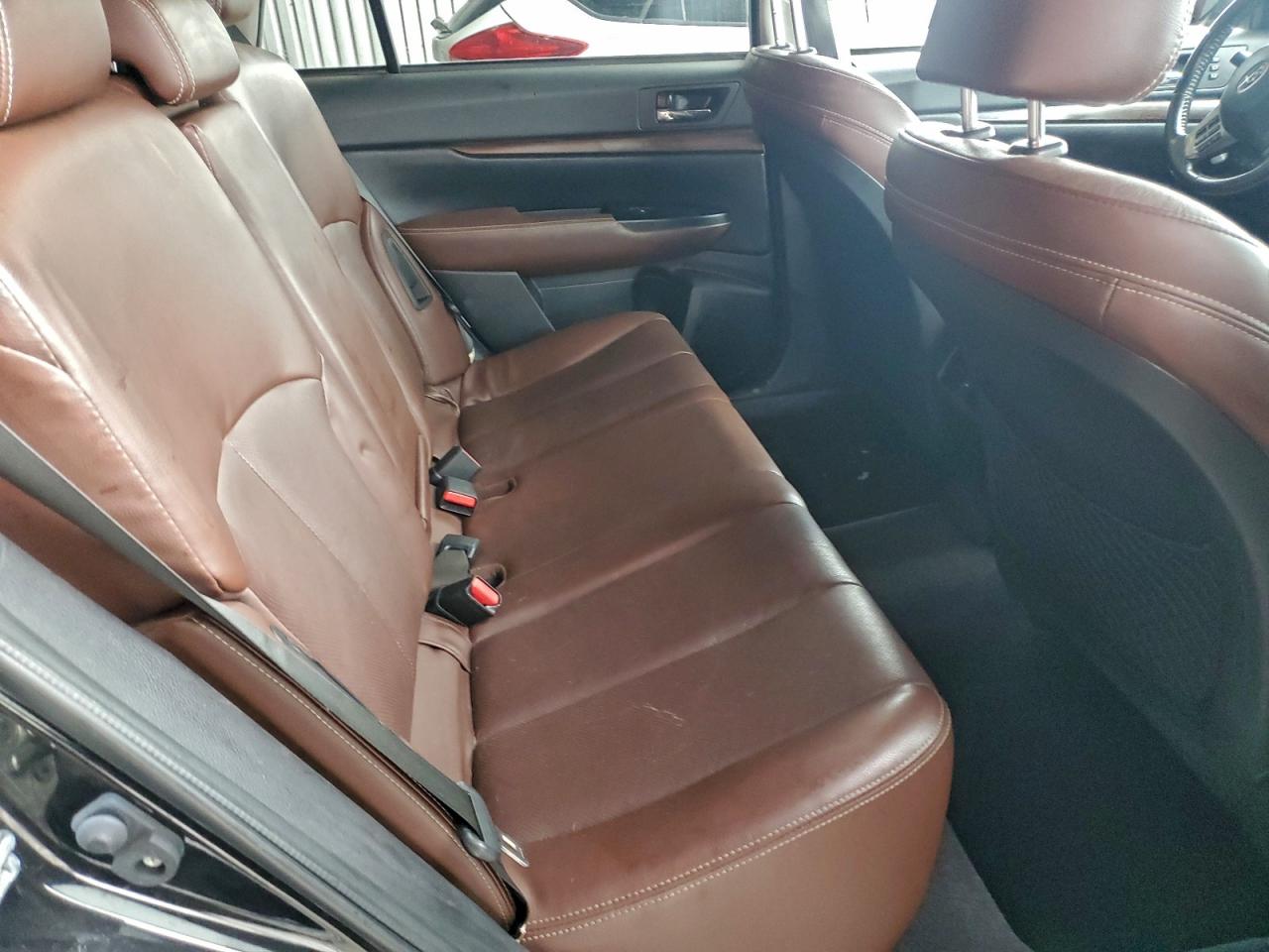 Subaru Outback 2.5i Limited Image 8