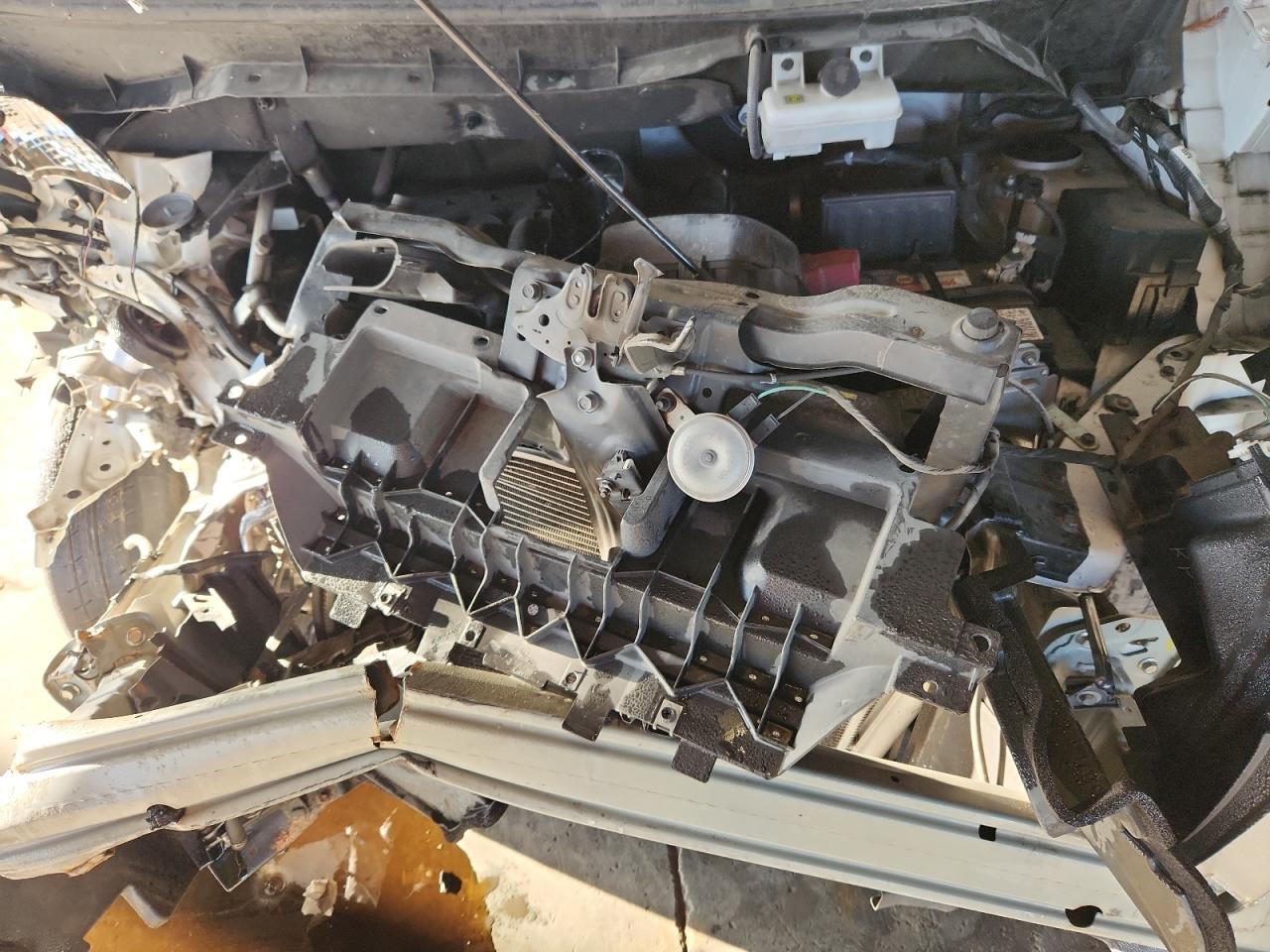 Nissan Nv 2.5s Image 11