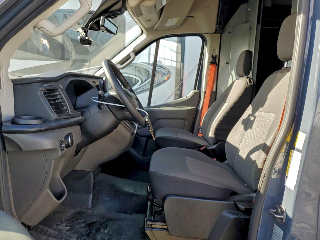 Ford Transit T-250 Image 2