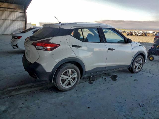 Nissan Kicks S Image 2