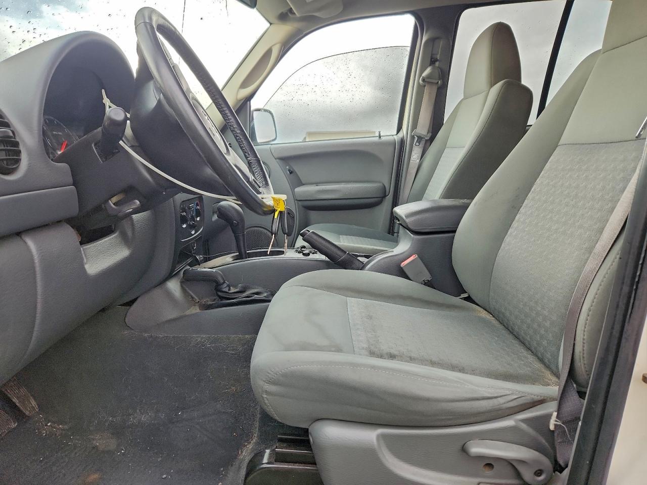 Jeep Liberty Sport Image 4