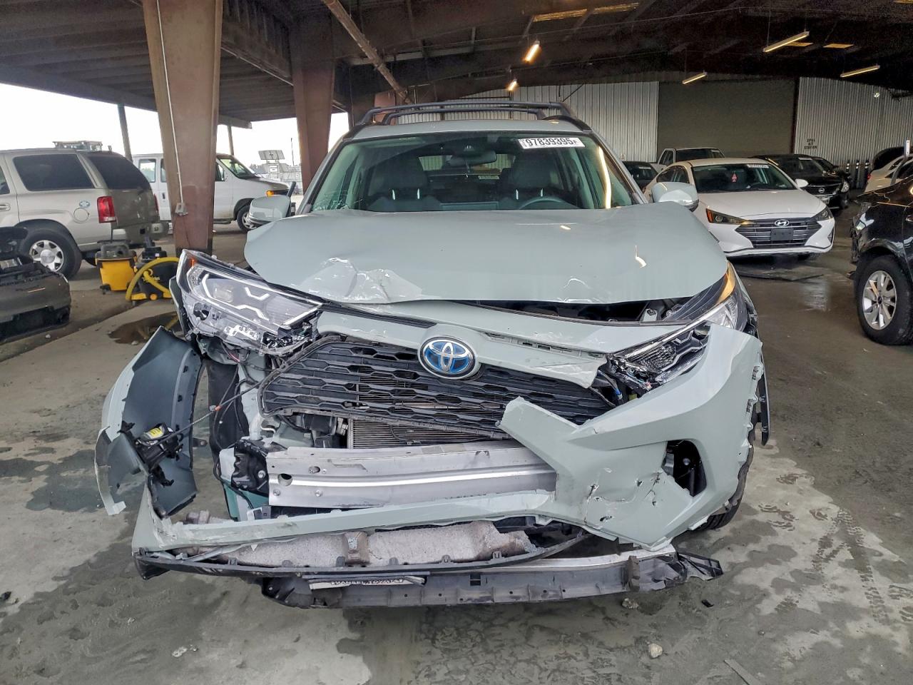 Toyota RAV4 Xle Image 13