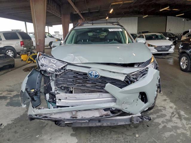 Toyota RAV4 Xle Image 13