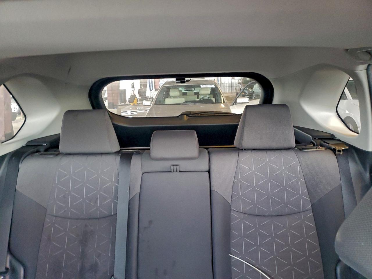 Toyota RAV4 Xle Image 8