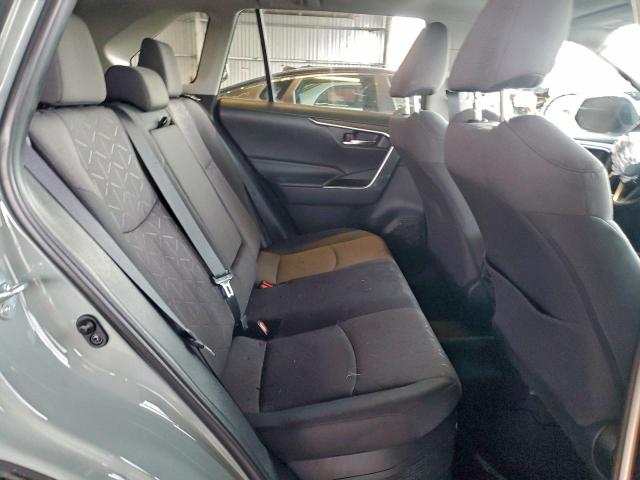 Toyota RAV4 Xle Image 5