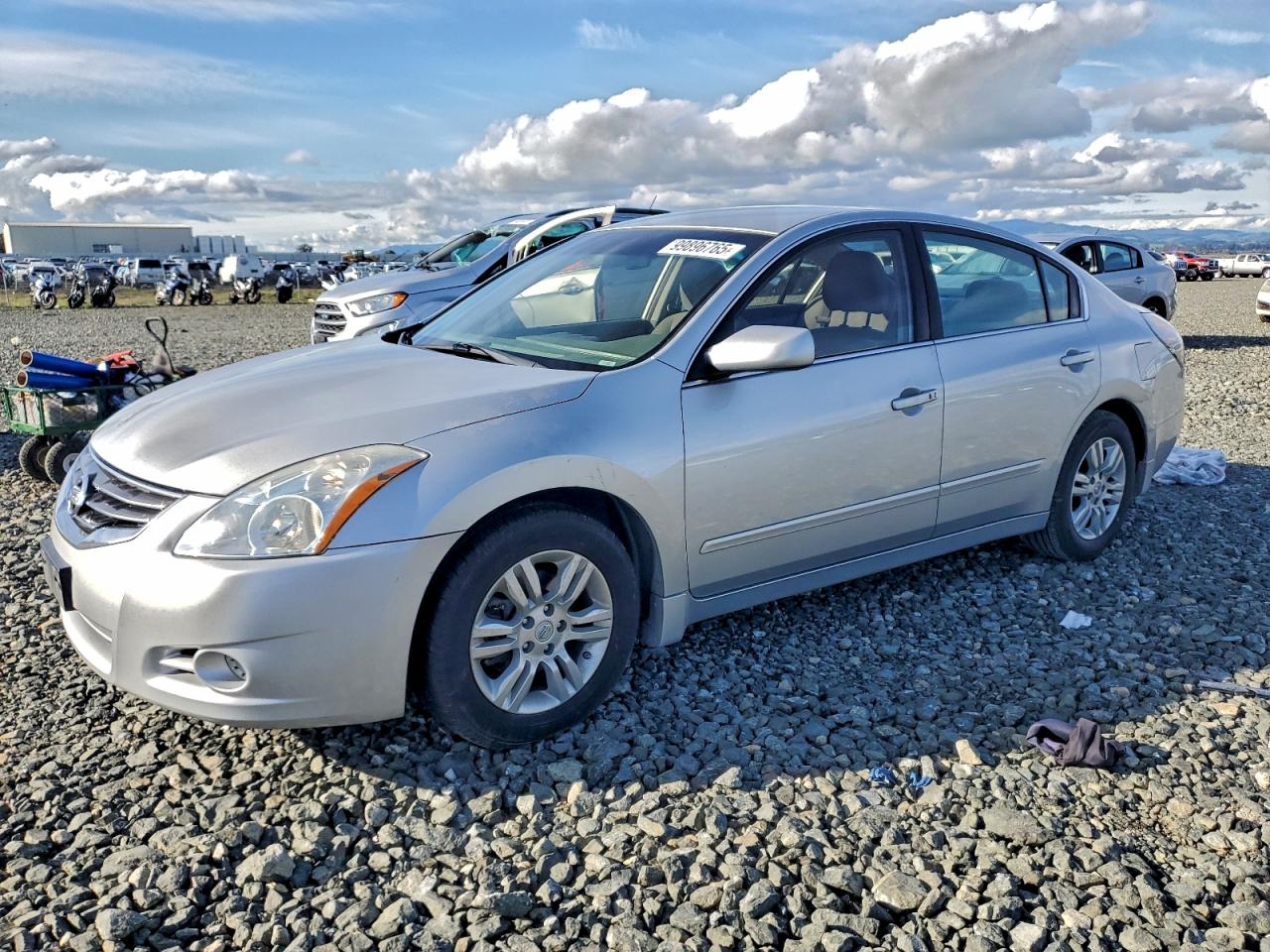 Nissan Altima Base Image 1