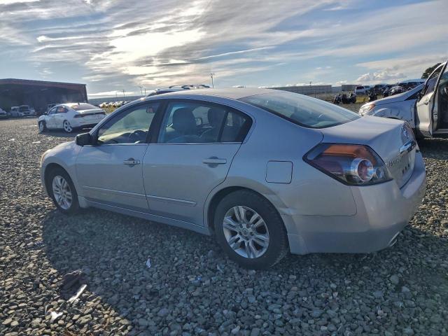 Nissan Altima Base Image 2