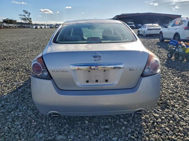 Nissan Altima Base Image 5