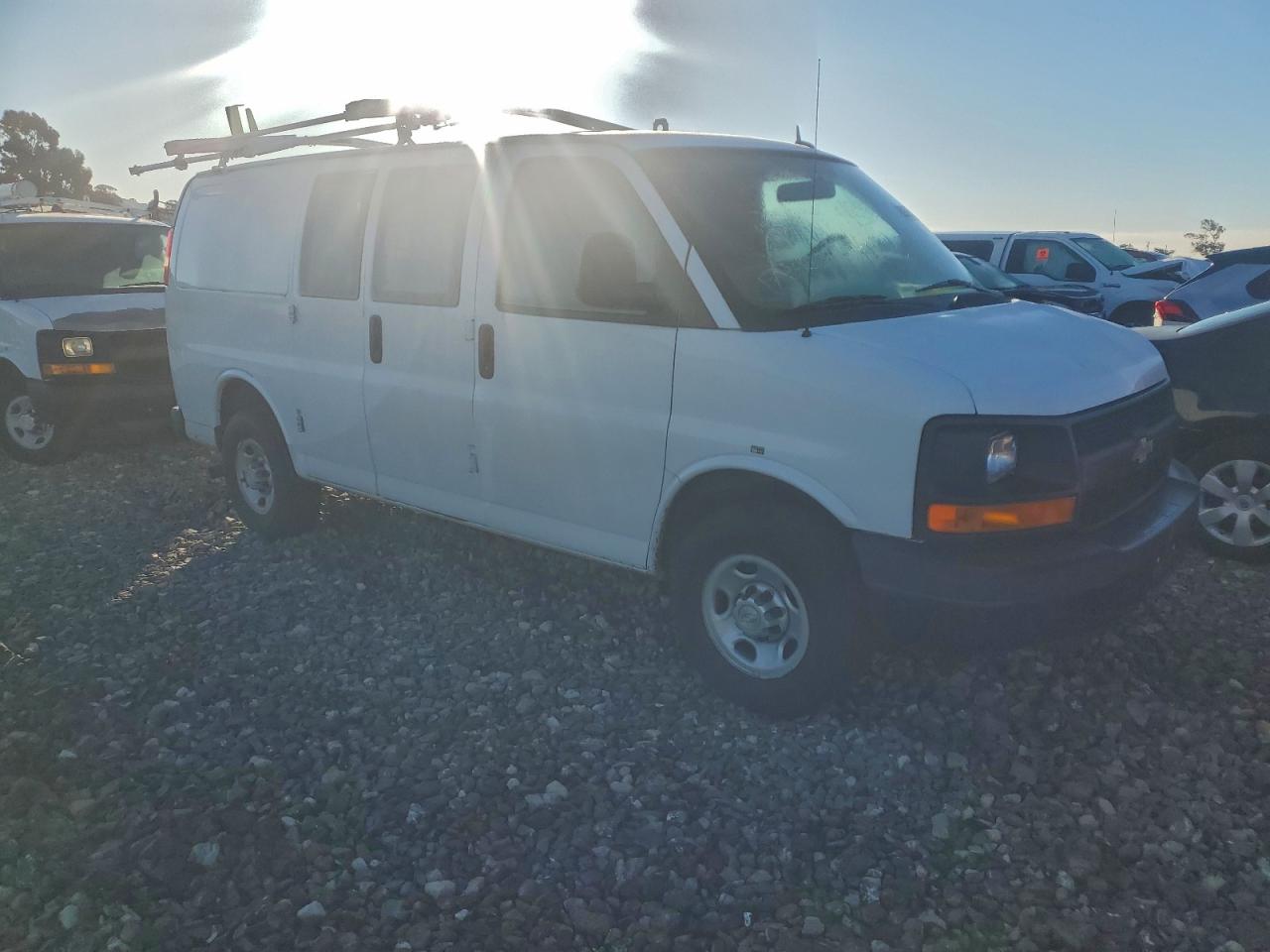 Chevrolet Express Image 9