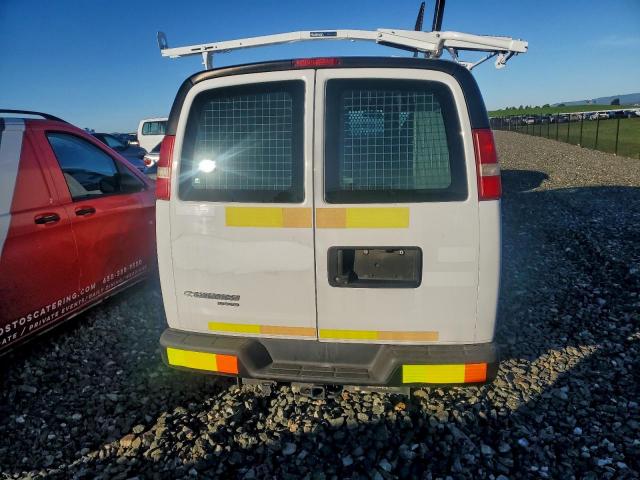 Chevrolet Express Image 4