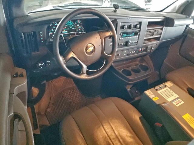 Chevrolet Express Image 13