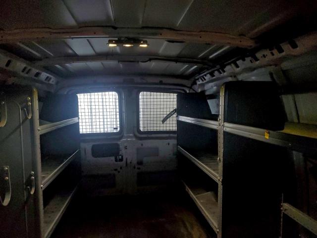 Chevrolet Express Image 12