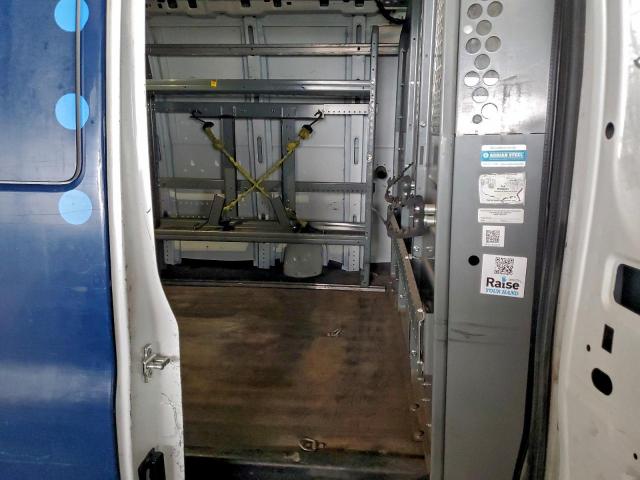 Chevrolet Express Image 3