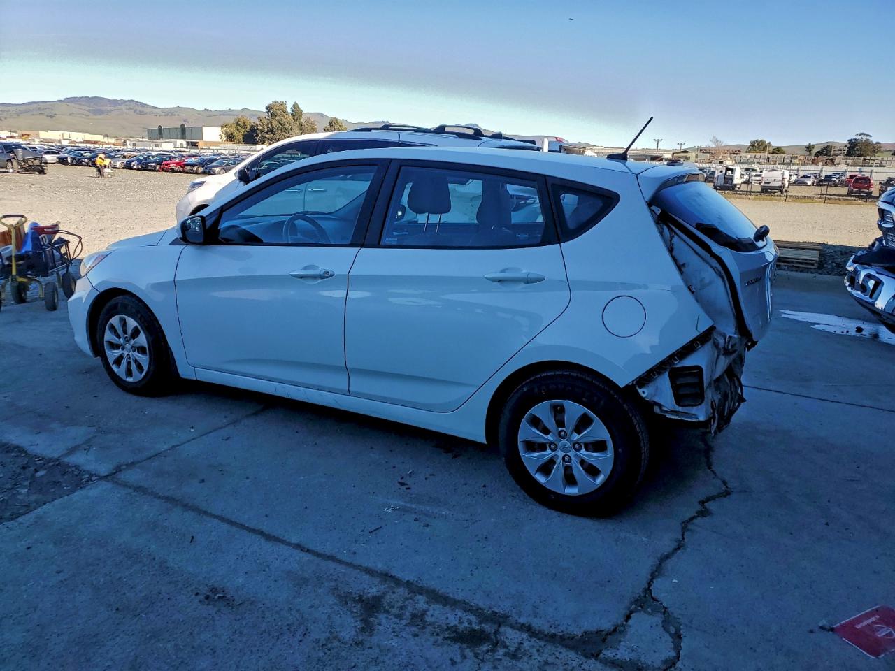 Hyundai ACCENT Se Image 9