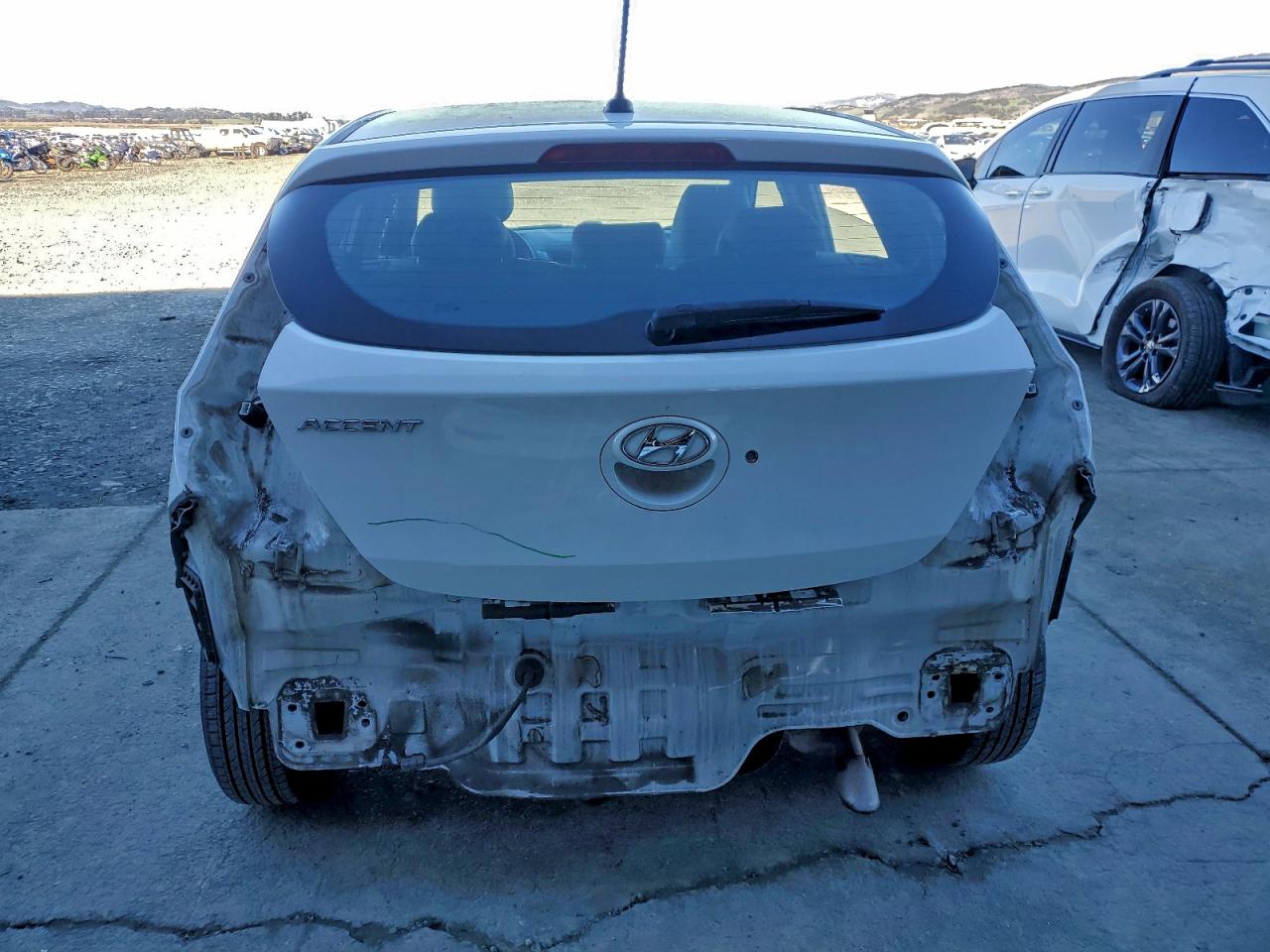 Hyundai ACCENT Se Image 10