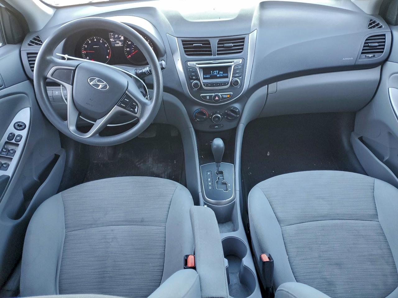 Hyundai ACCENT Se Image 11