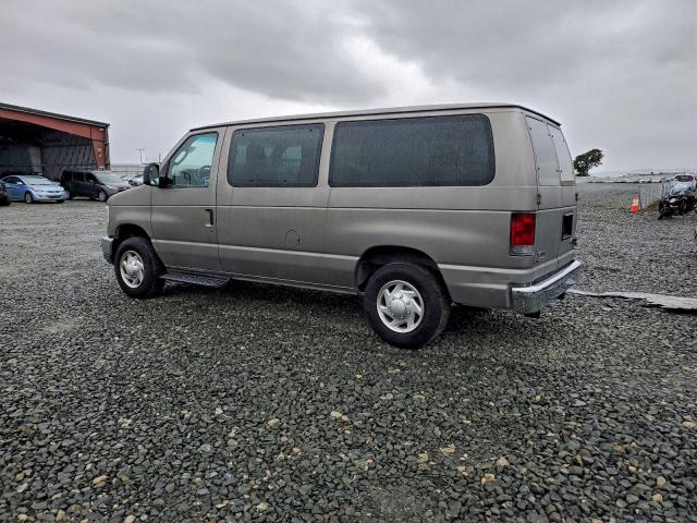 Ford Econoline E150 Wagon Image 11