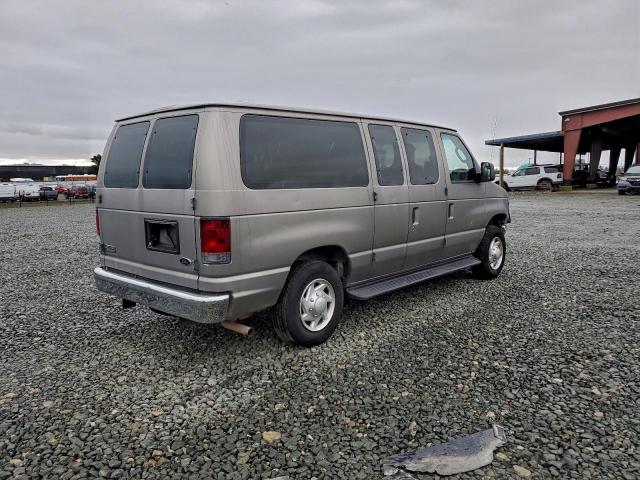 Ford Econoline E150 Wagon Image 3