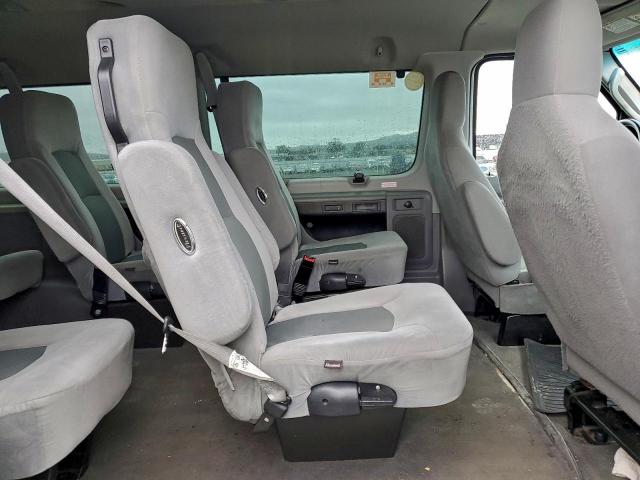 Ford Econoline E150 Wagon Image 12