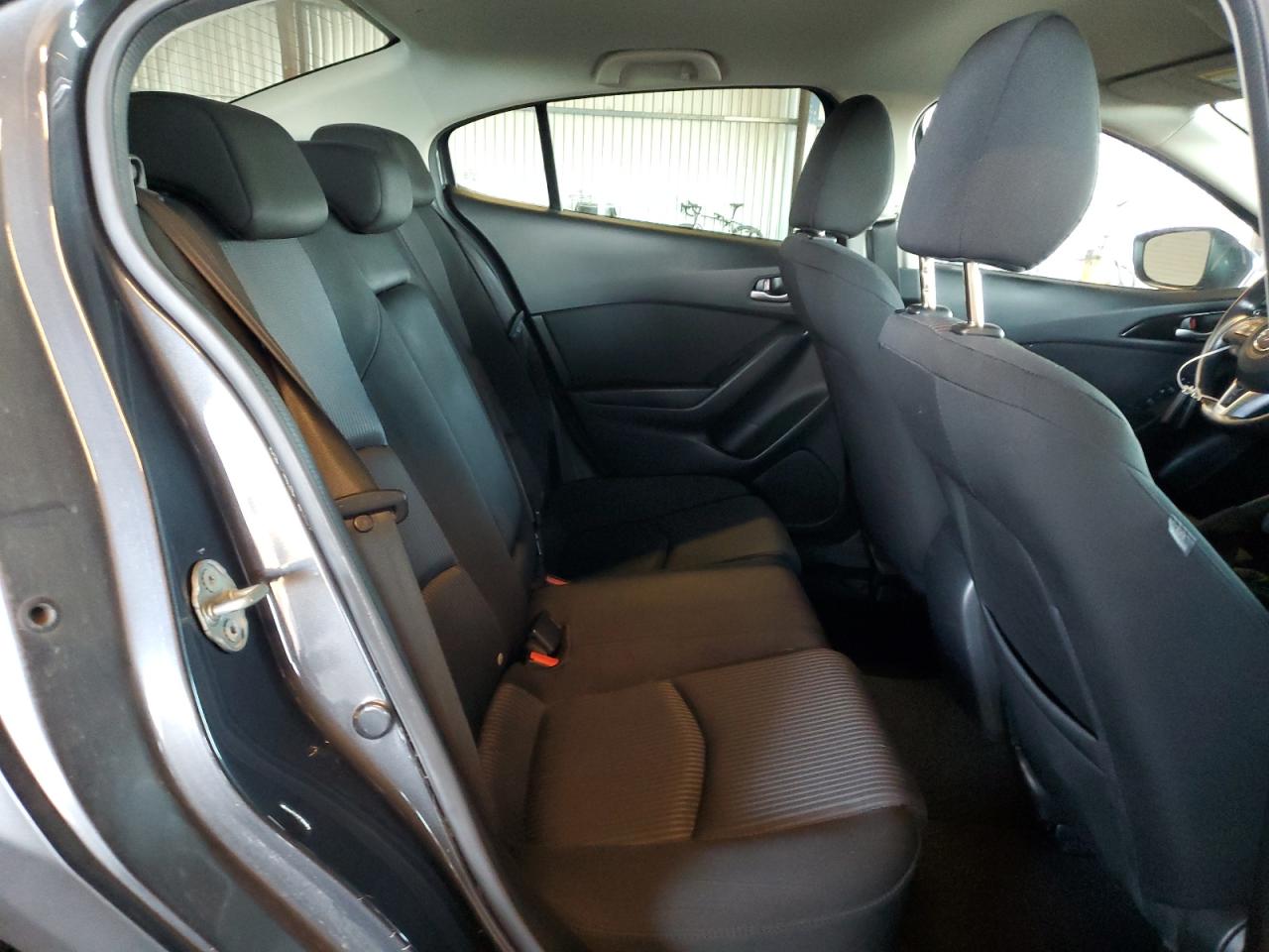 Mazda 3 Sport Image 2