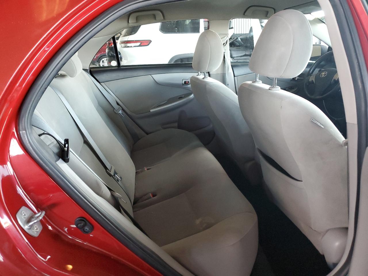 Toyota Corolla Base Image 12