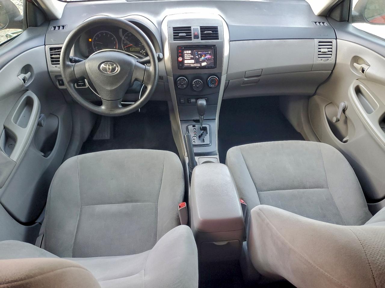 Toyota Corolla Base Image 10