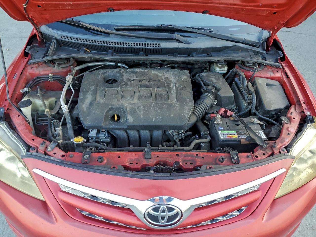Toyota Corolla Base Image 8
