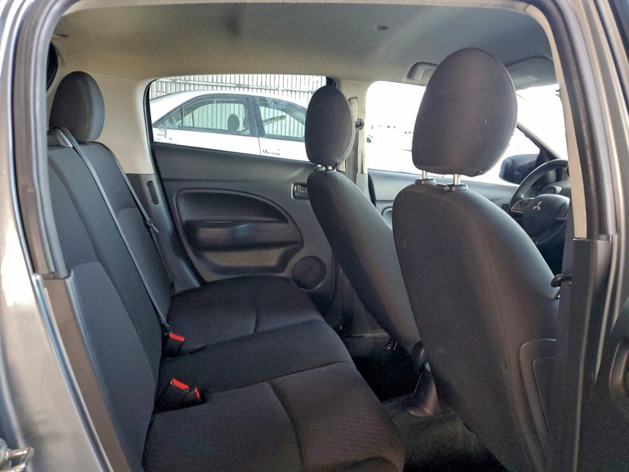 Mitsubishi Mirage Es Image 12