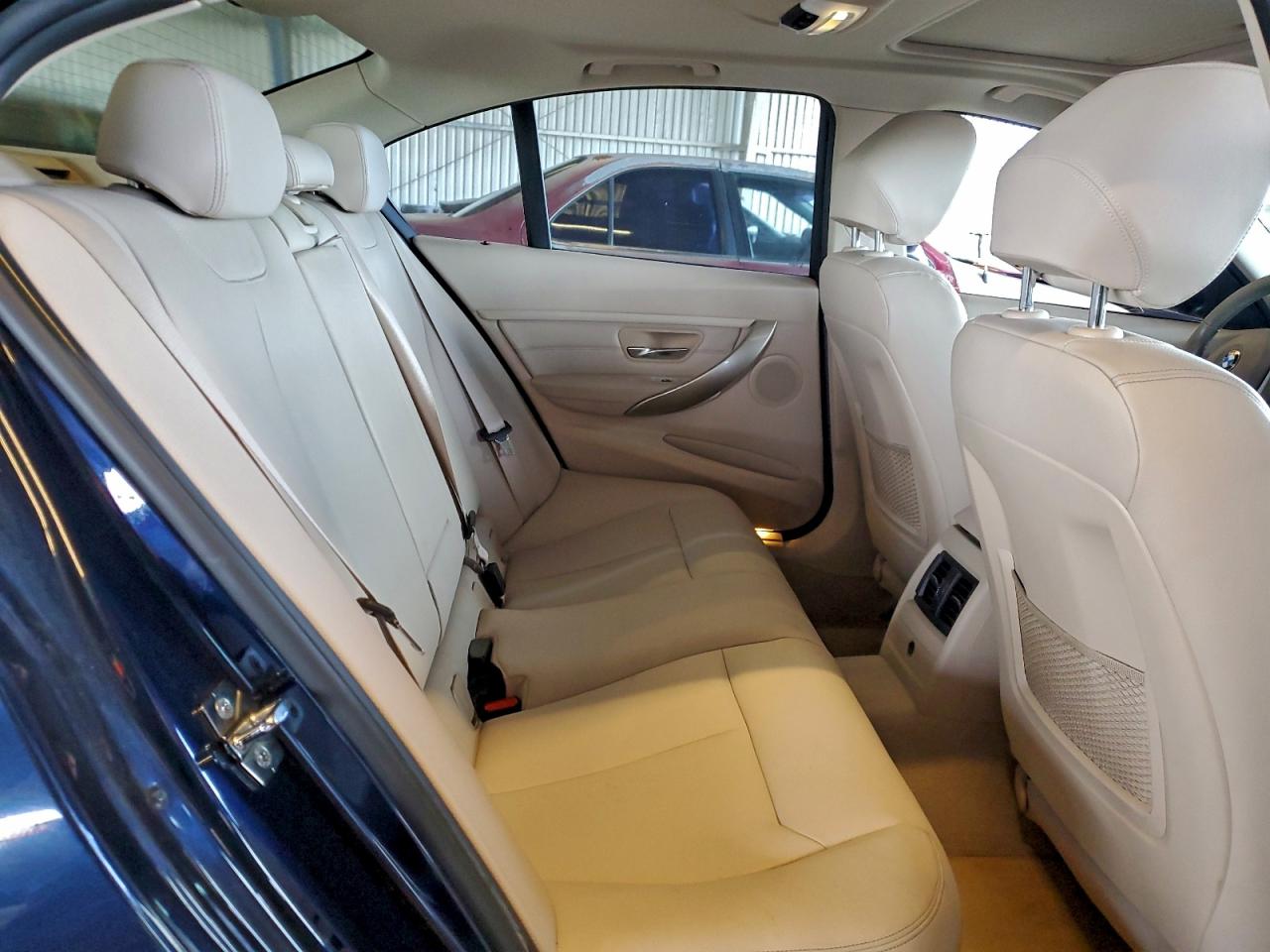 BMW 3 Series I Image 10