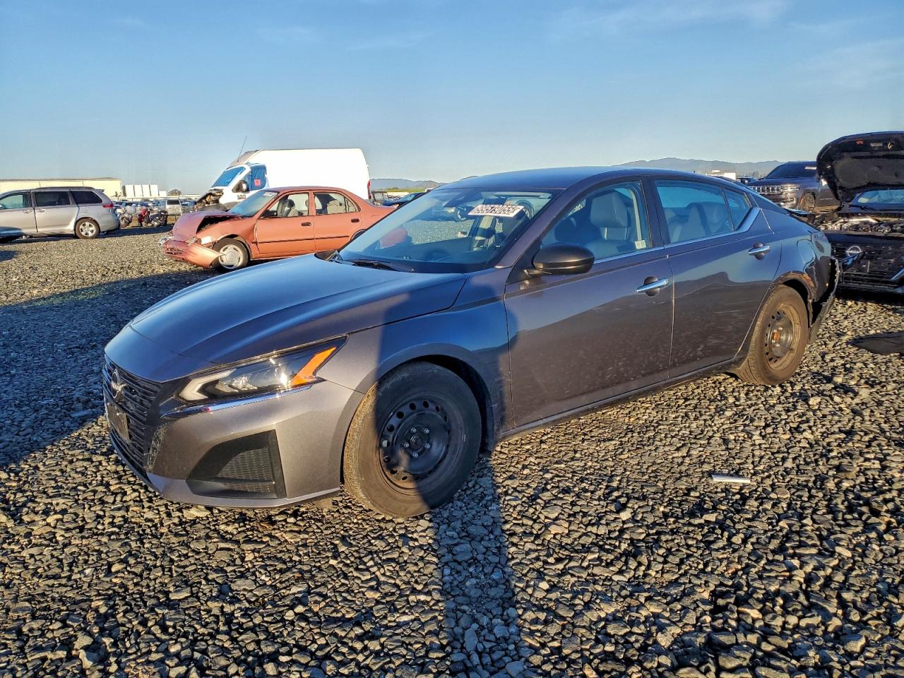 Nissan Altima S Image 1