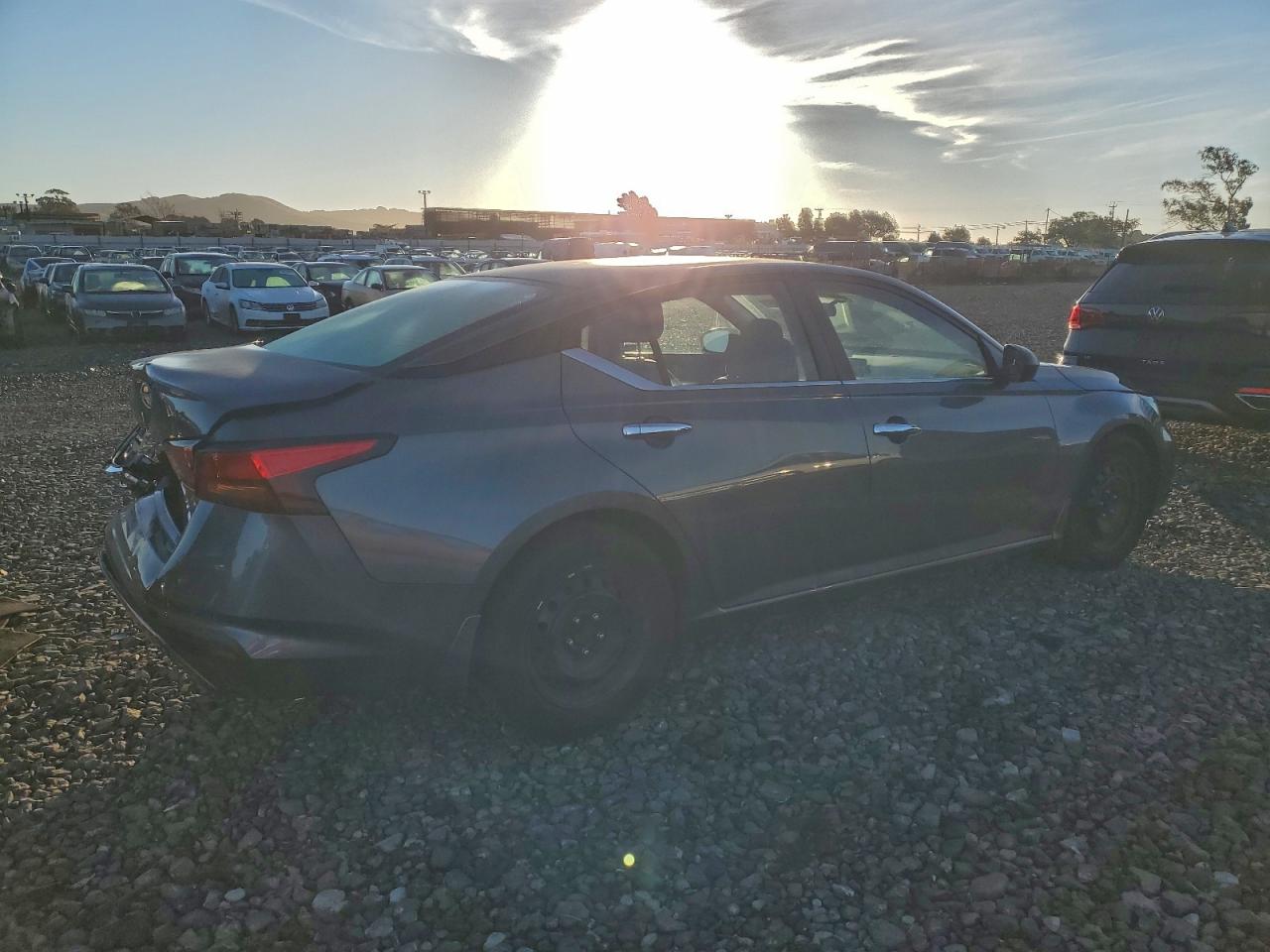 Nissan Altima S Image 7