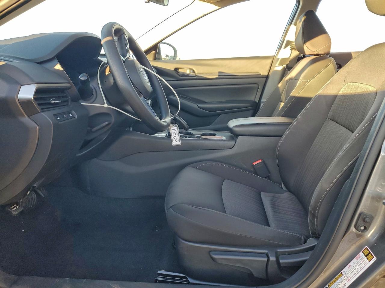 Nissan Altima S Image 3