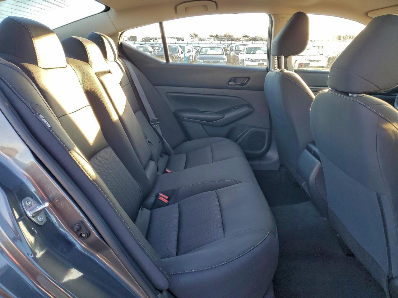 Nissan Altima S Image 8