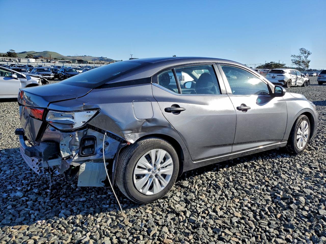 Nissan Sentra S Image 4