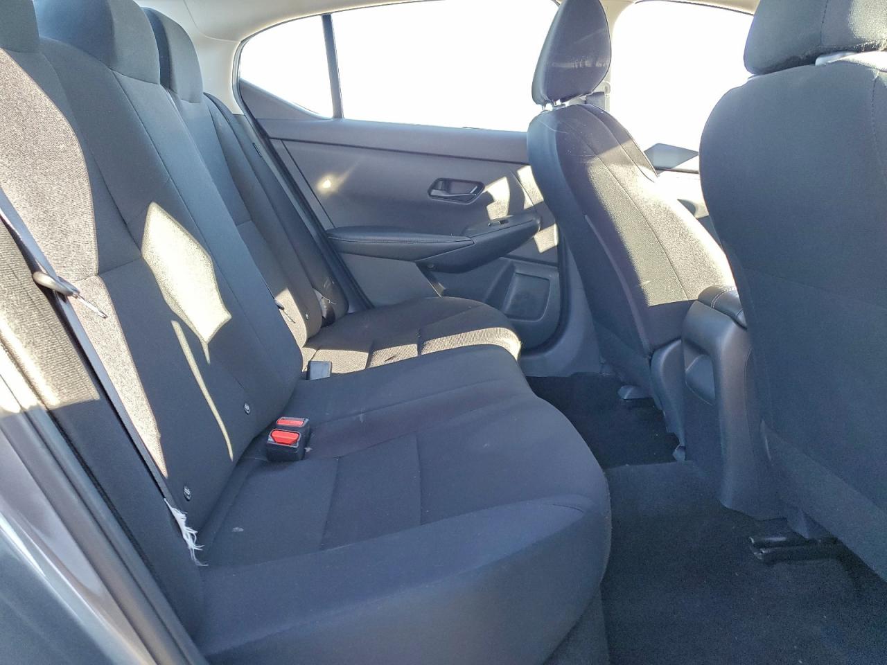 Nissan Sentra S Image 8