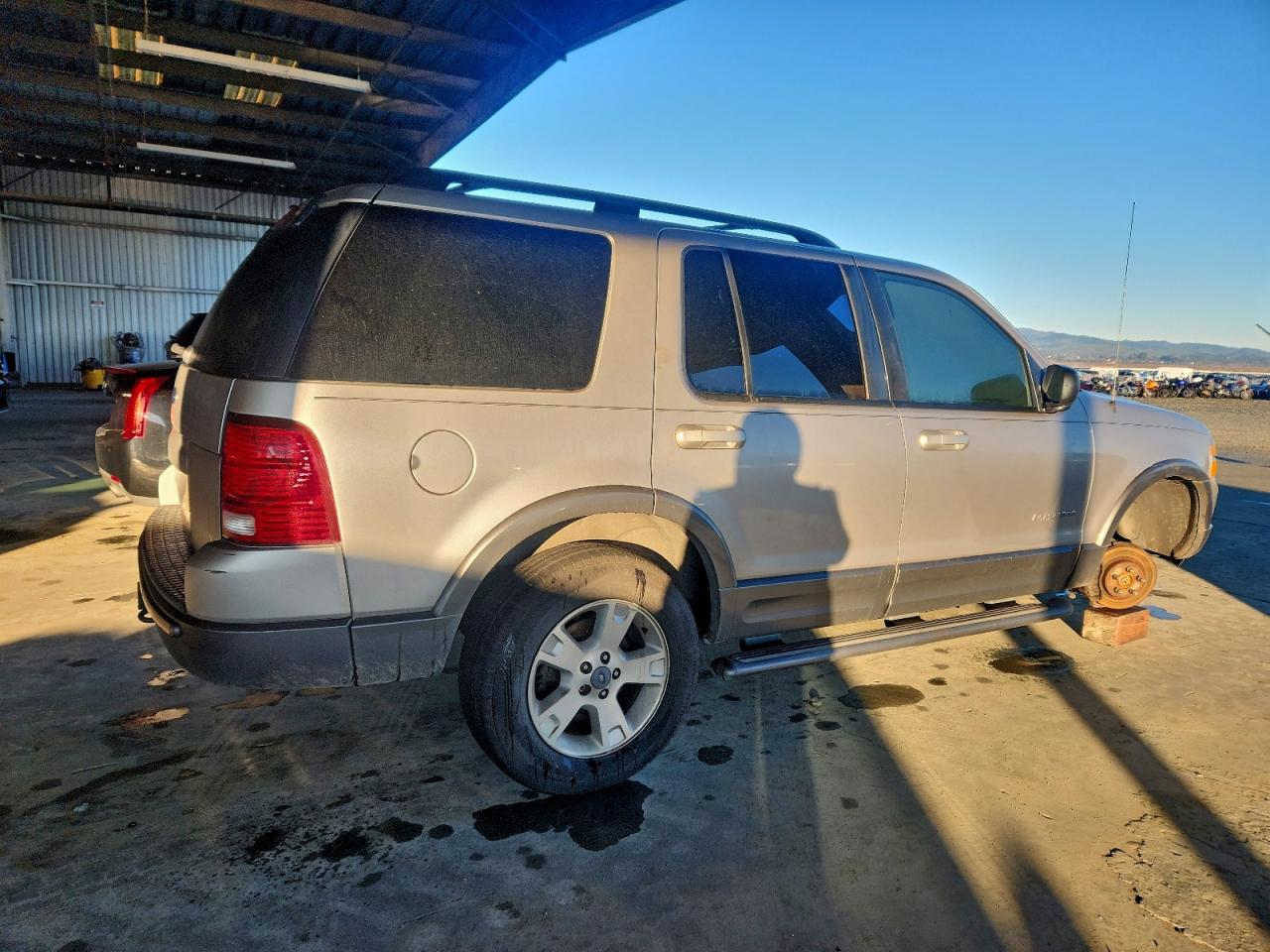 Ford Explorer Xlt Image 4