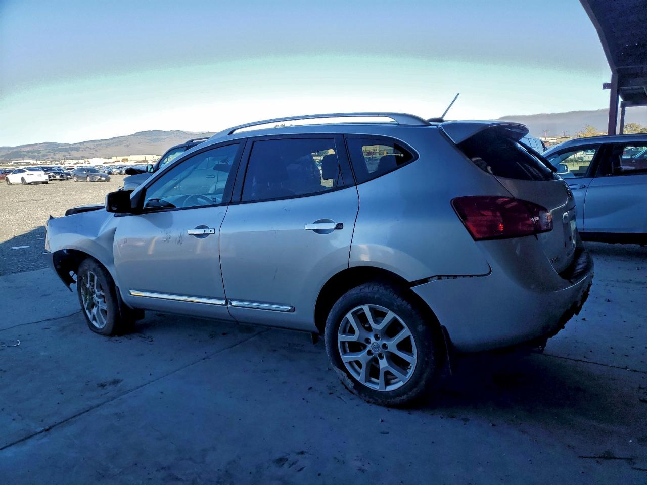 Nissan Rogue S Image 2