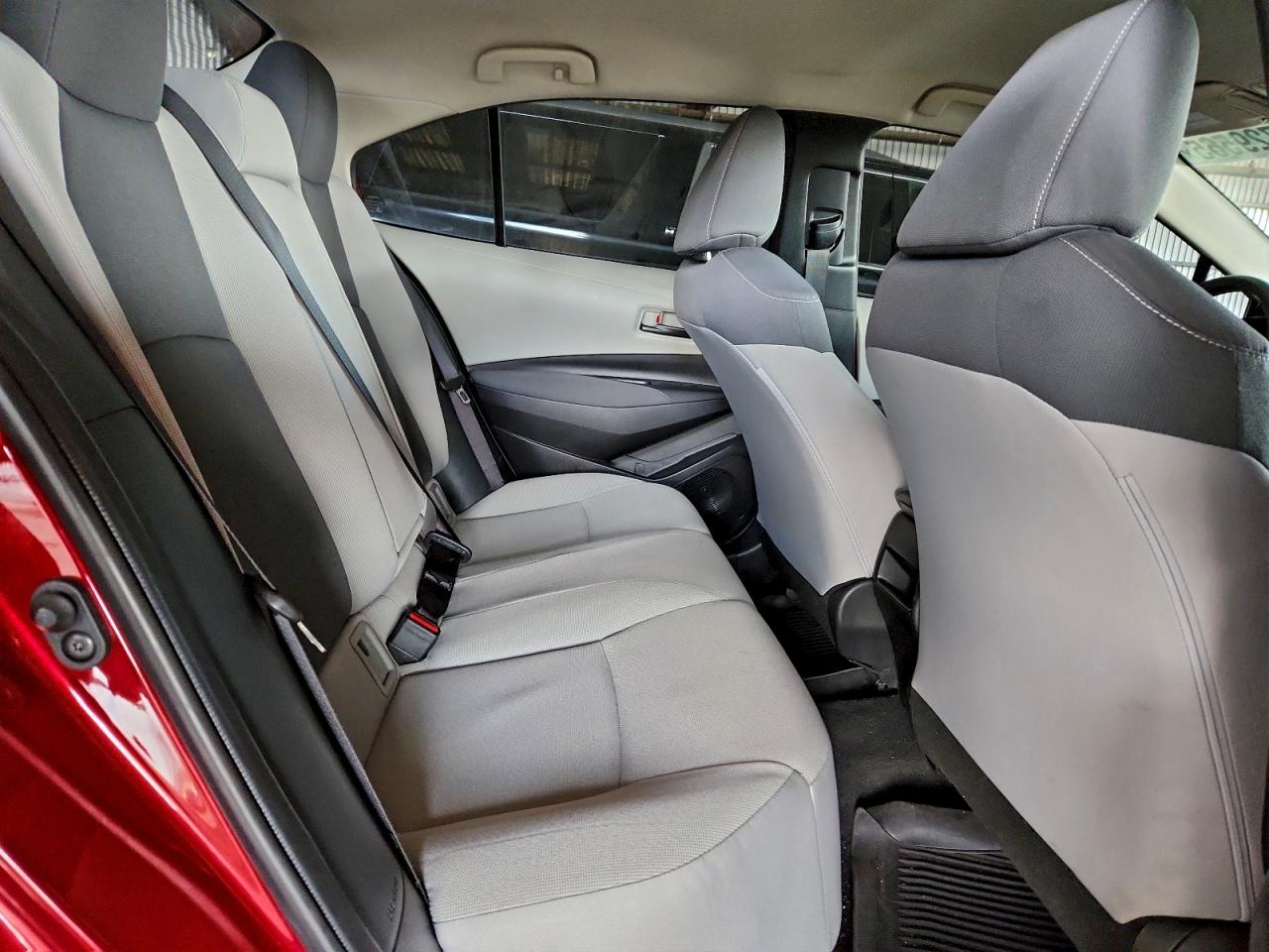 Toyota Corolla Le Image 11