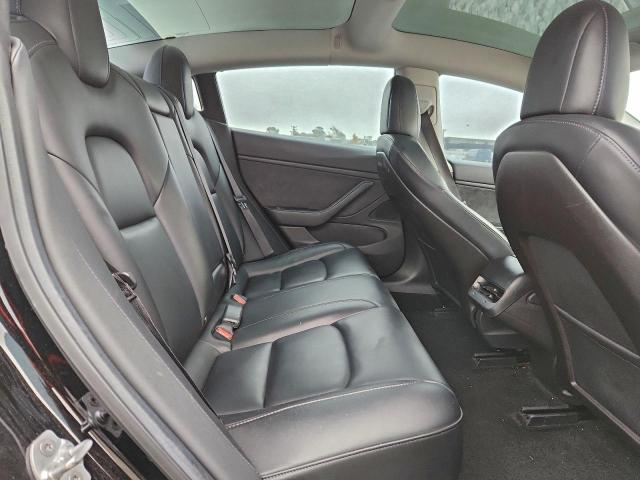 Tesla Model 3 Image 3