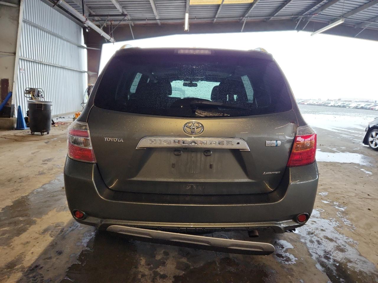 Toyota Highlander Hybrid Limited Image 8