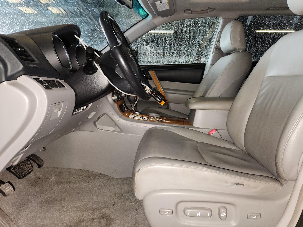 Toyota Highlander Hybrid Limited Image 7