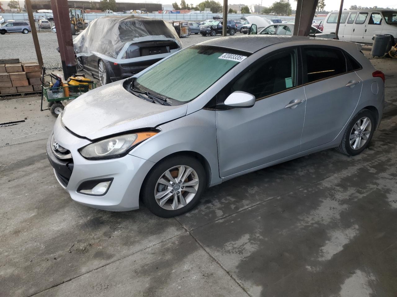 Hyundai ELANTRA Image 1