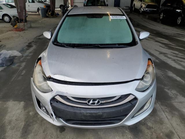 Hyundai ELANTRA Image 11