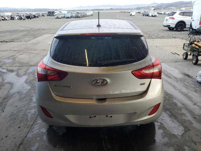 Hyundai ELANTRA Image 9